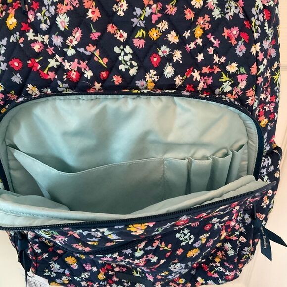 VERA BRADLEY Essential Large Backpack - scattered Flower’s - Picture 8 of 10